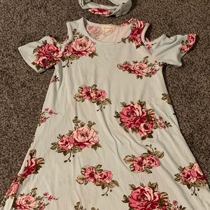 Beautiful dress and knot headband